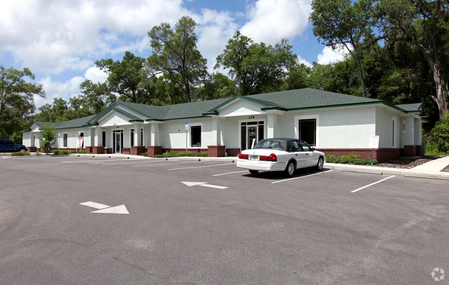 Primary Photo Of 844 N Stone St, Deland Medical For Sale
