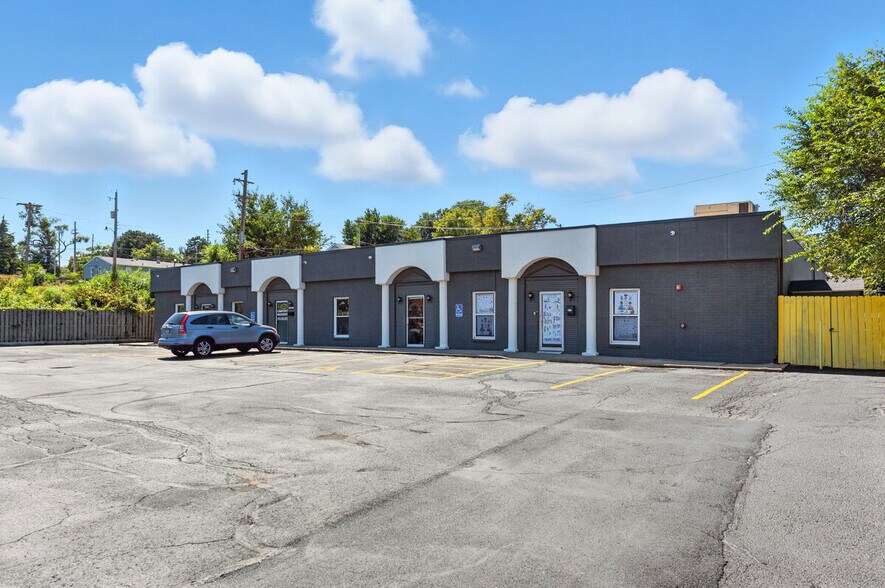 More Photos Of 2506-2510 N 72nd St, Omaha Freestanding For Sale