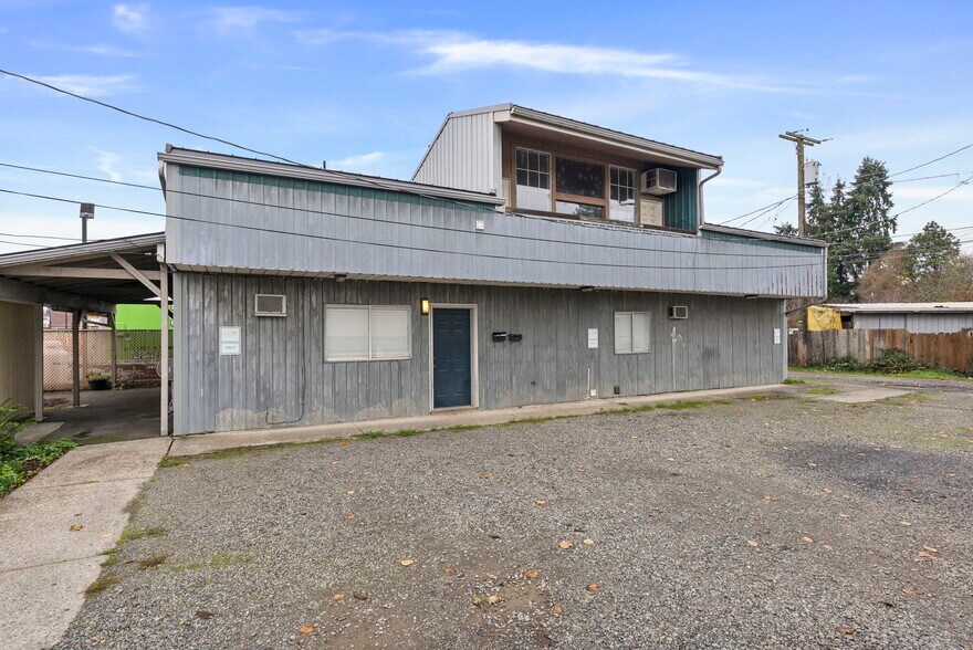 More Photos Of 1017 W Main St, Centralia Flex For Sale