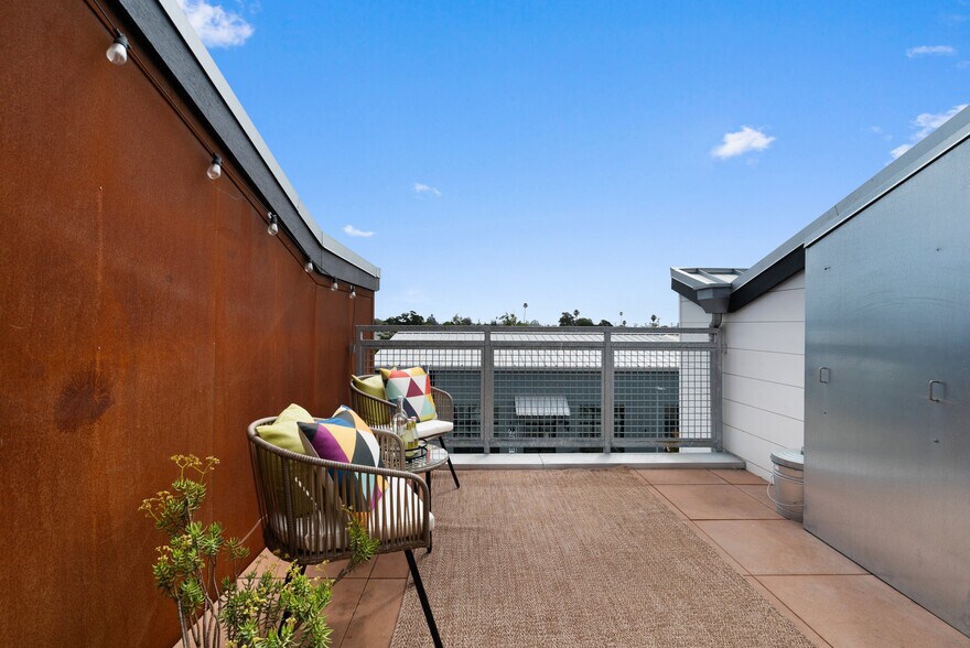 More Photos Of 202 Panetta Ave, Santa Cruz Flex For Sale