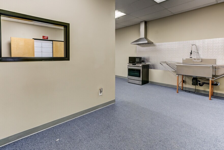 More Photos Of 871 Cotting Ct, Vacaville Warehouse For Lease