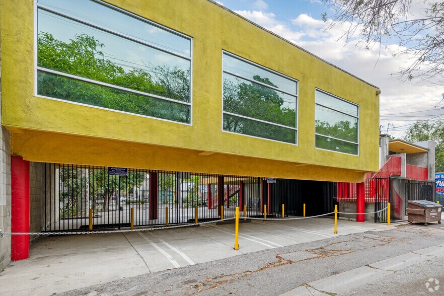More Photos Of 5969 Washington Blvd, Culver City Loft Creative Space For Lease