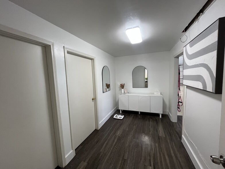 More Photos Of 400 E St Elmo Rd, Austin Unknown For Lease