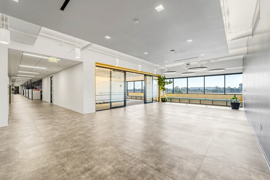 More Photos Of 4910 Airport Plaza Dr, Long Beach Loft Creative Space For Lease