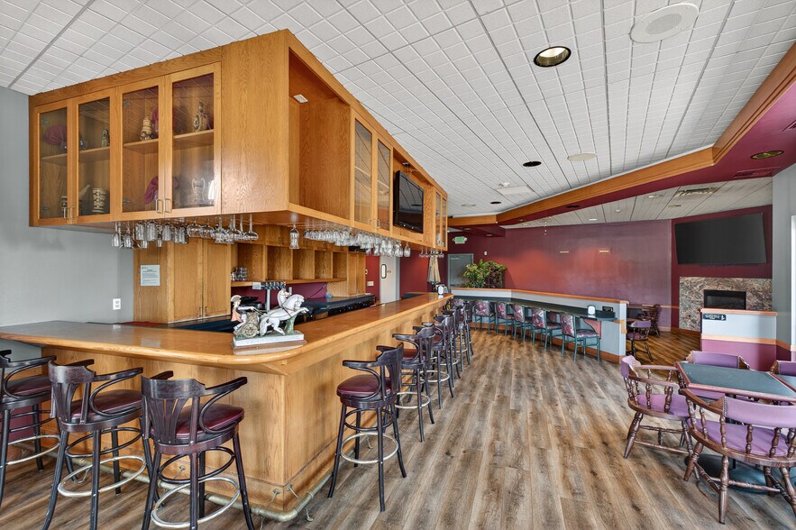 More Photos Of 1650 W Bakerview Rd, Bellingham Restaurant For Sale