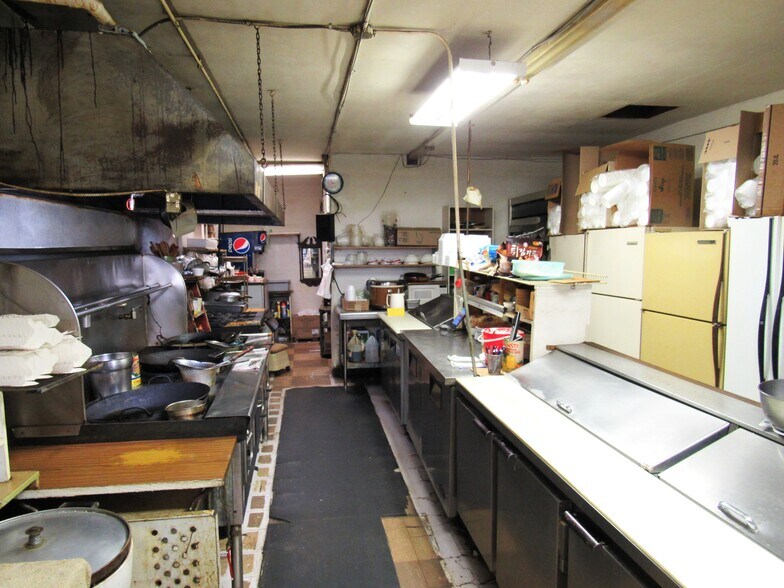 More Photos Of 730 E Edwardsville Rd, Wood River Restaurant For Sale