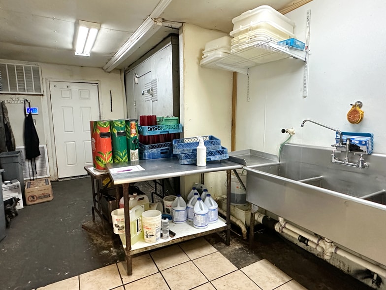 More Photos Of 2989 Hwy 21, Atmore Restaurant For Sale