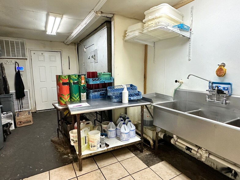 More Photos Of 2989 Hwy 21, Atmore Restaurant For Sale