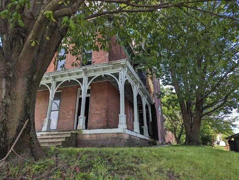 More Photos Of 411 S Limestone St, Springfield Apartments For Sale