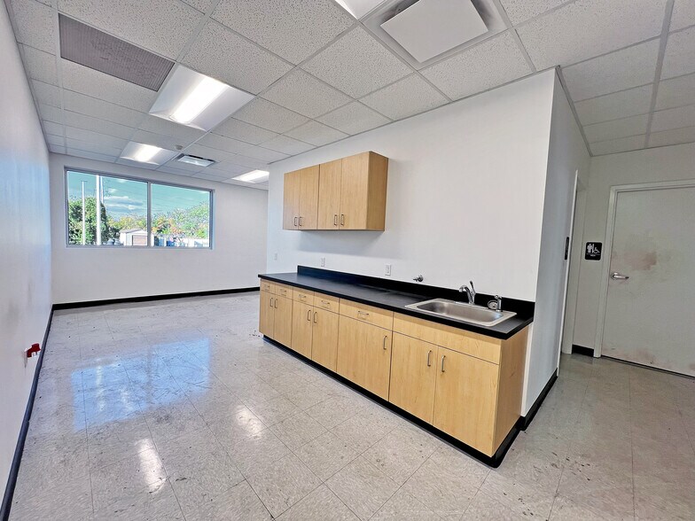 More Photos Of 501 Salem Pl, Fairview Heights Auto Dealership For Sale