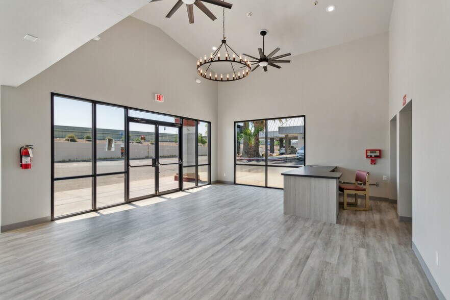 More Photos Of 1000 S Freeway, Tucson Rehabilitation Center For Lease