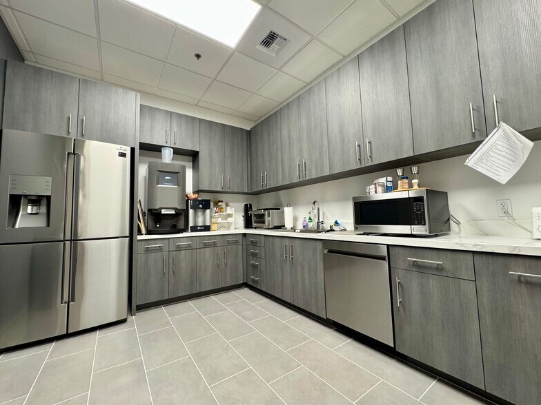 More Photos Of 6950 Hollister Ave, Goleta Medical For Lease