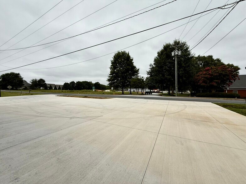 More Photos Of 1714 Circle Rd, Easley Warehouse For Sale