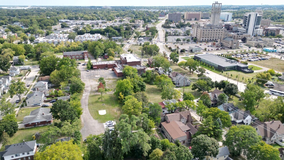 More Photos Of 131 University Dr, Pontiac Health Club For Sale