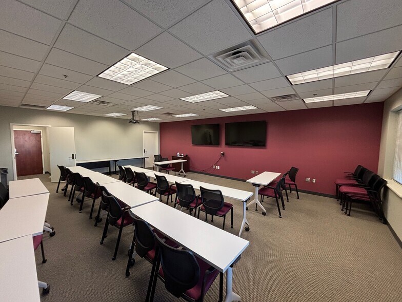 More Photos Of 21 SE 3rd St, Evansville Office For Lease