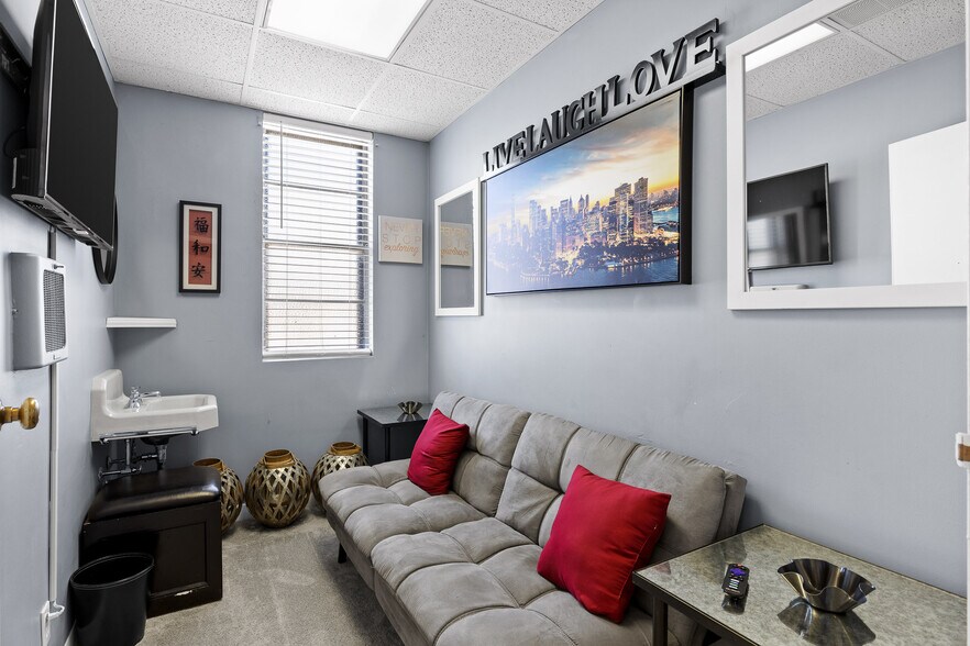 More Photos Of 118 Howard St, Rossville Medical For Sale