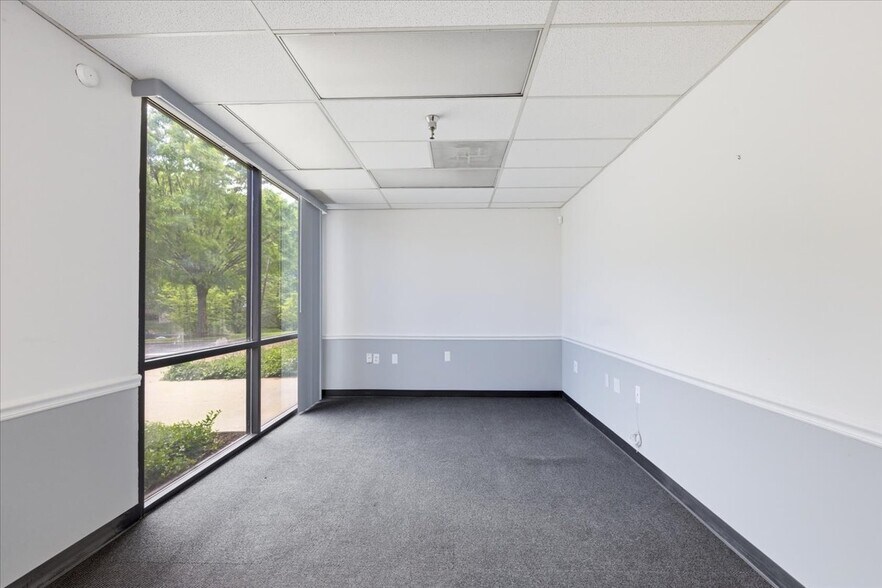 More Photos Of 3309-3311 Hubbard Rd, Hyattsville Industrial For Lease