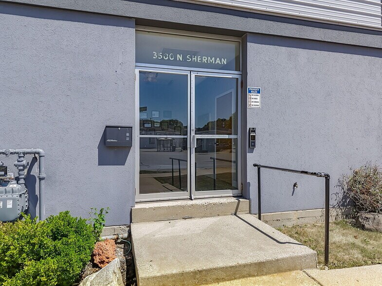More Photos Of 3500 N Sherman Blvd, Milwaukee Loft Creative Space For Sale