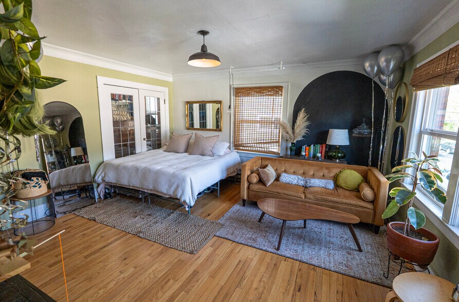 More Photos Of , Tacoma Multifamily For Sale