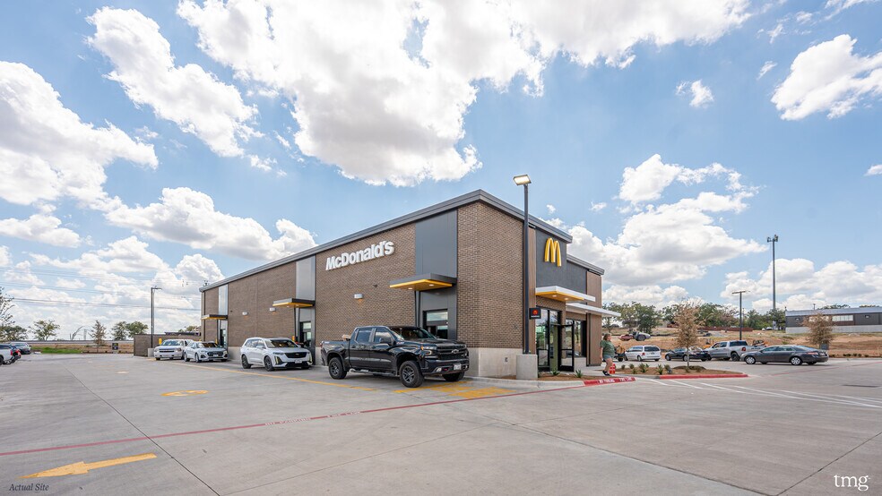More Photos Of 917 W State Highway 71, Bastrop Fast Food For Sale