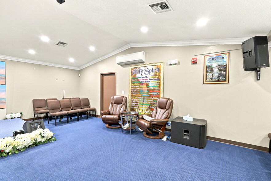 More Photos Of 3075 N Goldenrod Rd, Winter Park Religious Facility For Sale