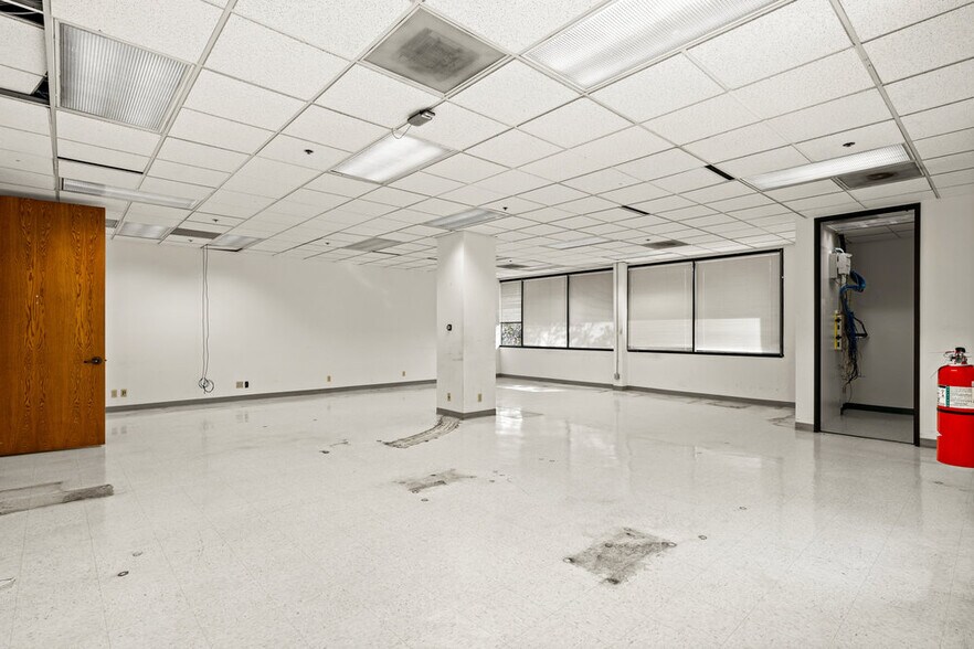 More Photos Of 3235 Kifer Rd, Santa Clara Office For Sale