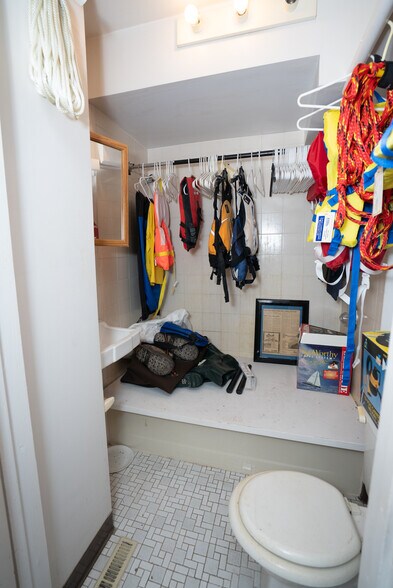 More Photos Of 7427 Dyke Rd, Clay Freestanding For Lease