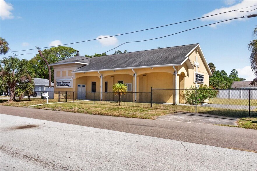 Primary Photo Of 2018 Grant St, Tampa Unknown For Lease