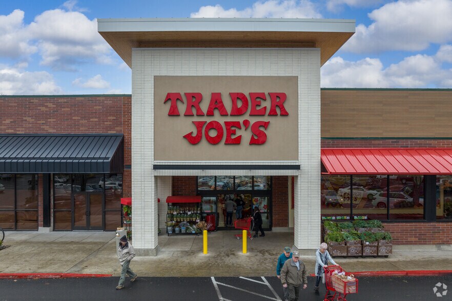More Photos Of 16200 SW Pacific Hwy, Tigard Supermarket For Lease
