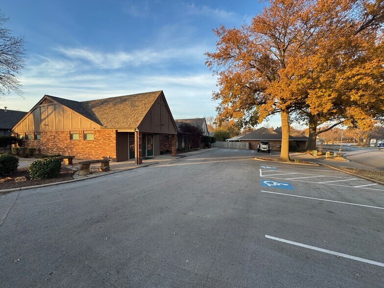 More Photos Of 6964 S 69th East Ave, Tulsa Medical For Sale