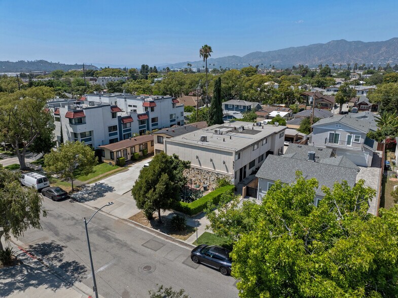 More Photos Of 337 W Acacia Ave, Glendale Apartments For Sale