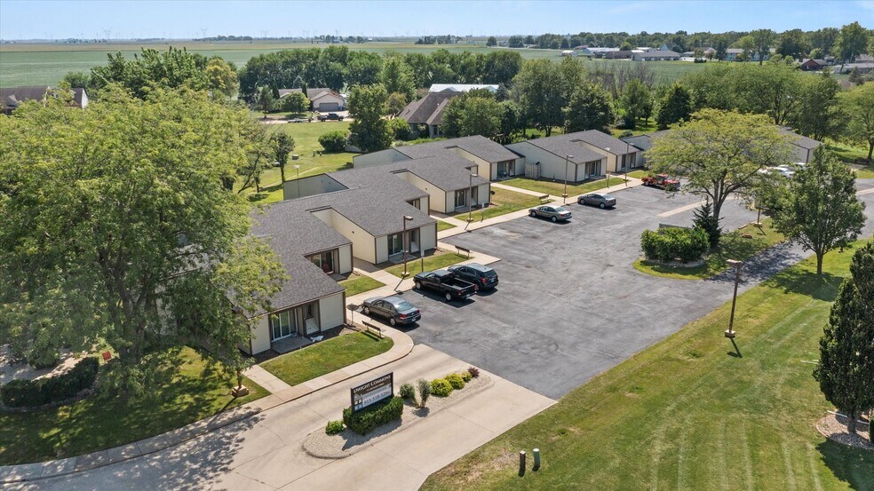 More Photos Of 111 Bannon Dr, Dwight Apartments For Sale