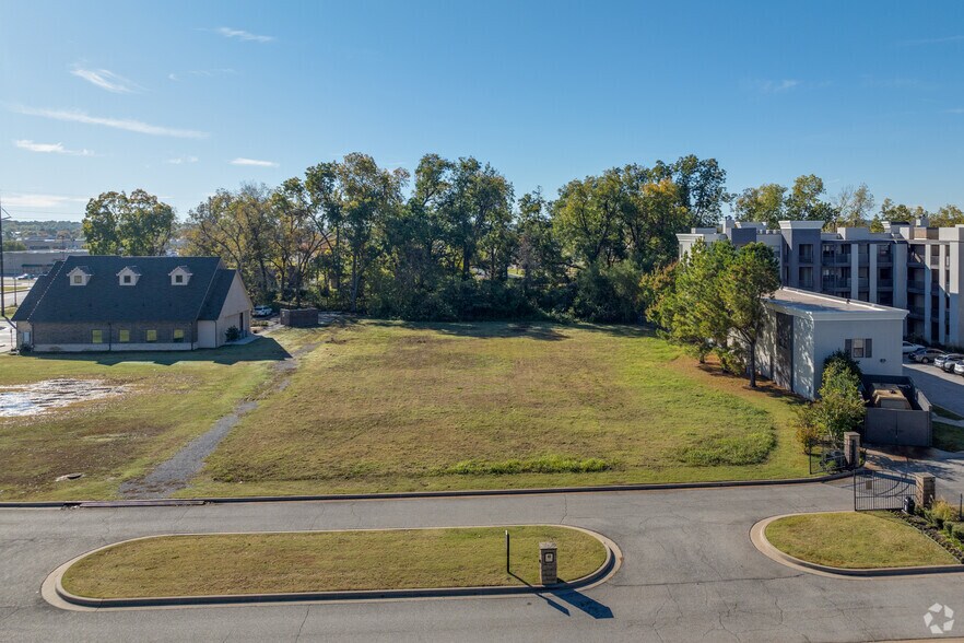 More Photos Of 2722 E 93rd St, Tulsa Land For Sale