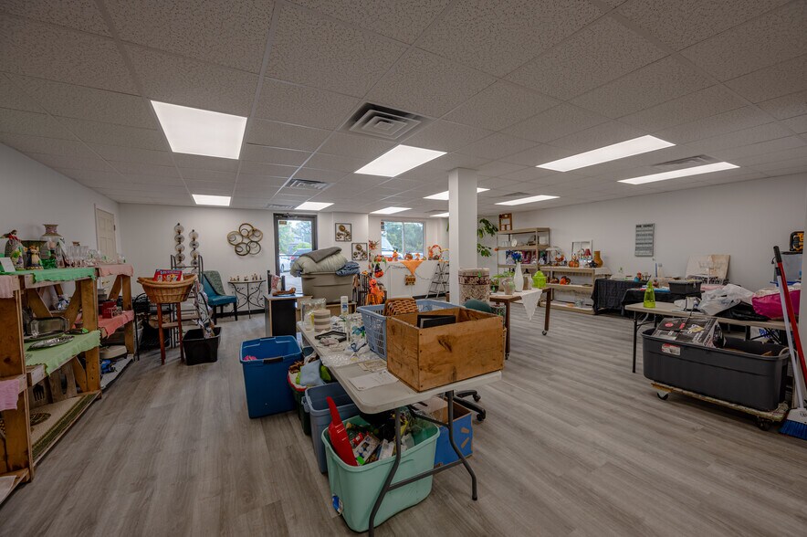 More Photos Of 2255 Marion Rd SE, Rochester Service For Lease