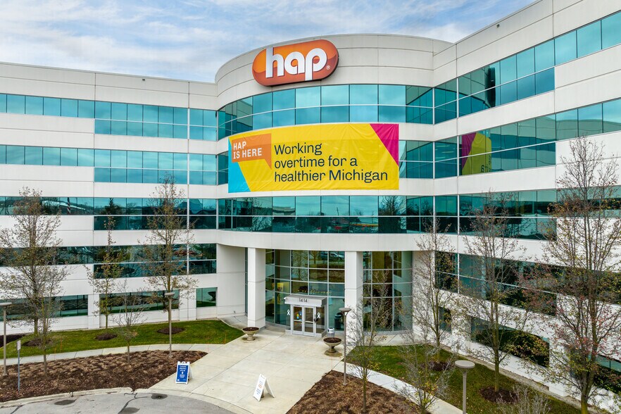 More Photos Of 1414 E Maple Rd, Troy Office For Sale