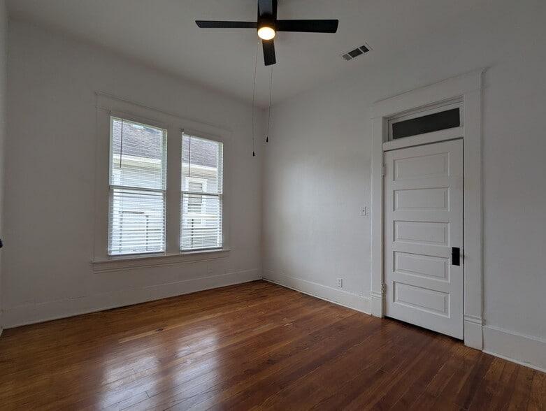 More Photos Of 1142 Yale St, Houston Office For Lease