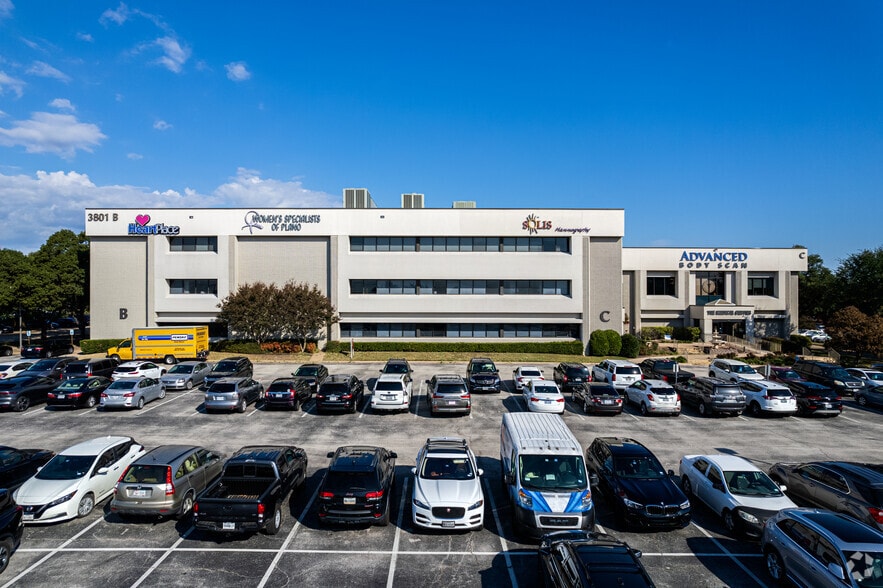 More Photos Of 3801 W 15th St, Plano Medical For Lease