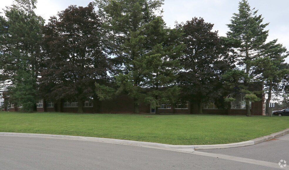 More Photos Of 111 Industrial Dr, Whitby Showroom For Lease