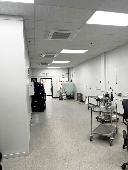 More Photos Of 1300 First State Blvd, Stanton Light Distribution For Lease