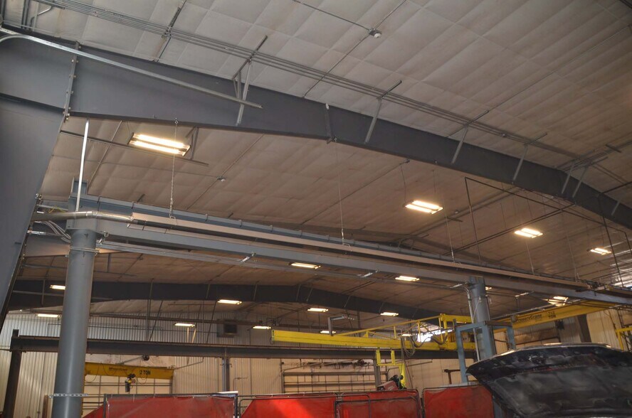 More Photos Of 112 Southwest Dr, Cheyenne Flex For Sale