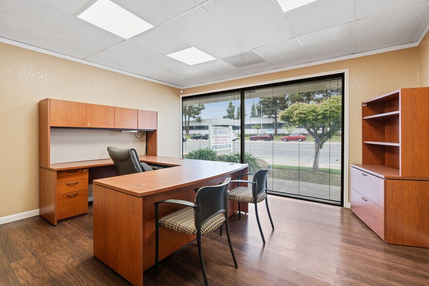 More Photos Of 1665 W Shaw Ave, Fresno Medical For Sale
