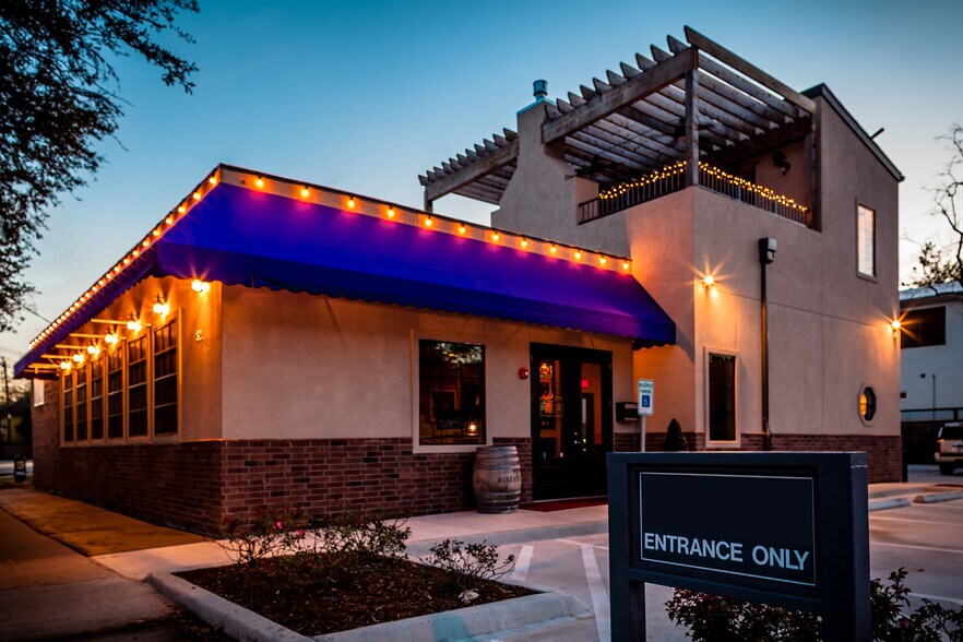 Primary Photo Of 801 Studewood St, Houston Restaurant For Lease