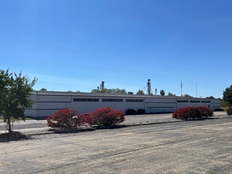 More Photos Of 111 Industrial Drive, Cromwell Warehouse For Lease