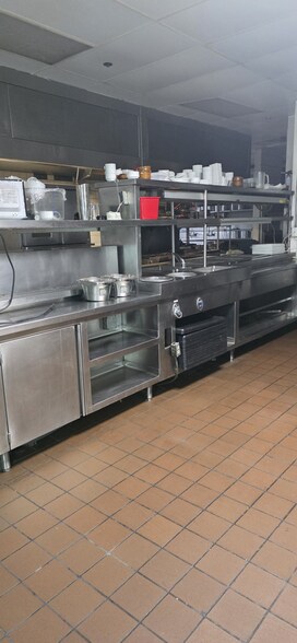 More Photos Of 640 Fountain Rd, Plymouth Meeting Hotel For Lease