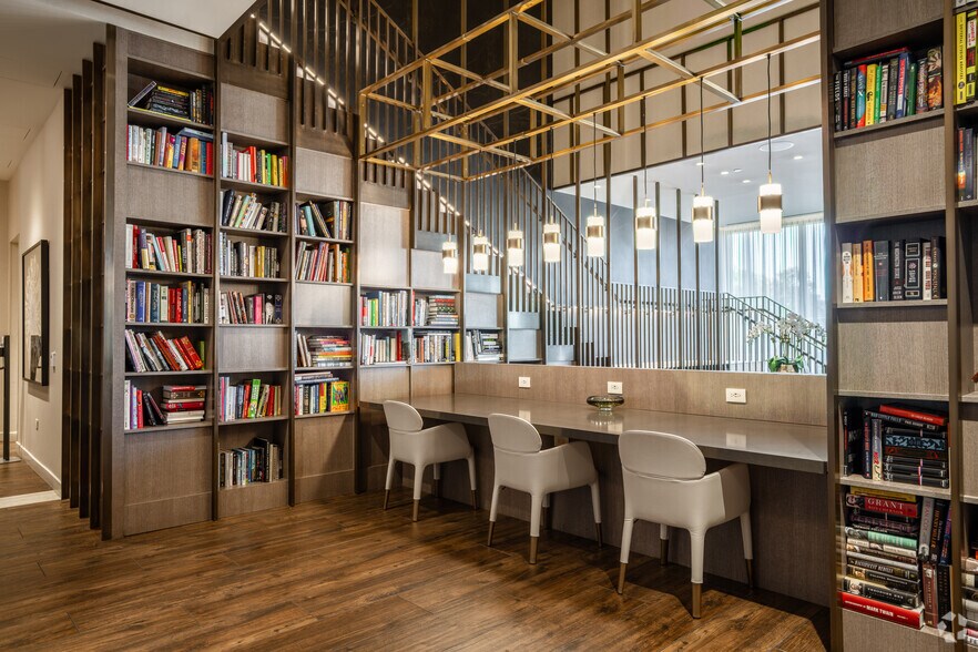 More Photos Of 1000 S Capitol St SE, Washington Apartments For Lease