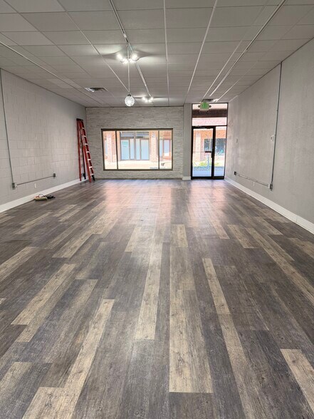 More Photos Of 417-435 Ridge Rd, Munster Unknown For Lease