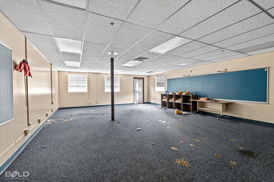 More Photos Of 200 All Saints Rd, Pelican Schools For Sale