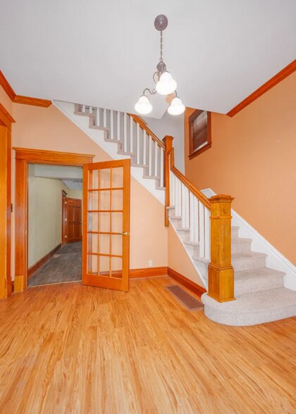 More Photos Of 1015 W Main St, Salem General Retail For Sale