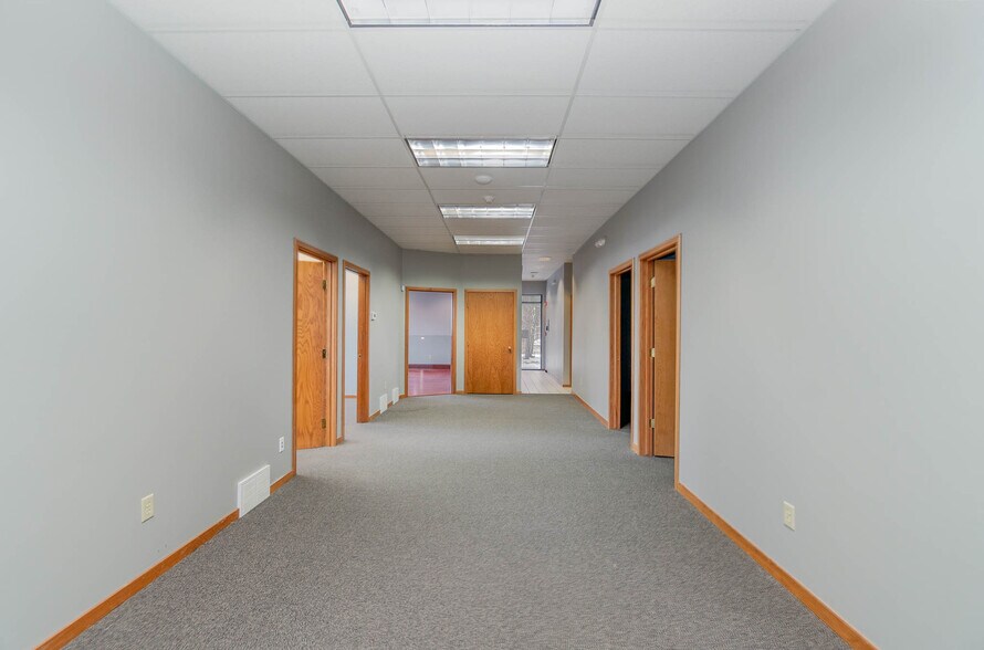 More Photos Of 5225 Hampton Pl, Saginaw Medical For Sale