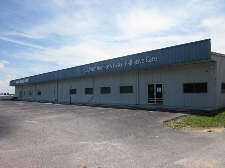 More Photos Of 37826-37828 Sky Ridge Cir, Dade City Flex For Lease